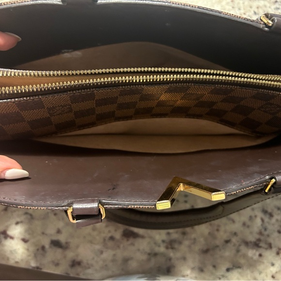 Louis Vuitton purse like new. Comes with dust bag
Lowest $1,300 - Picture 4 of 6